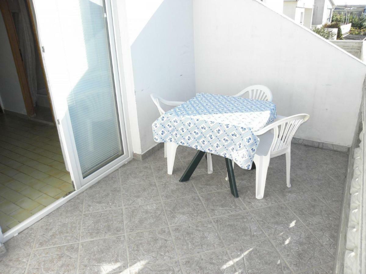 Apartments Fabijan - 50M From Sea Povljana Exterior photo